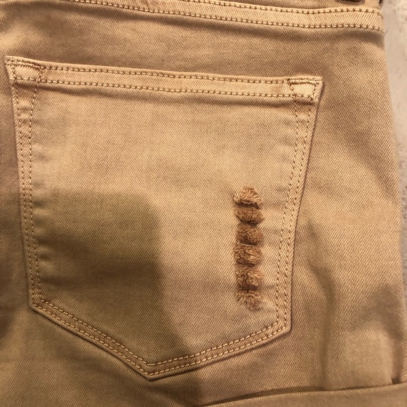 Boyfriend Fitted Shorts - Picture 5 of 5